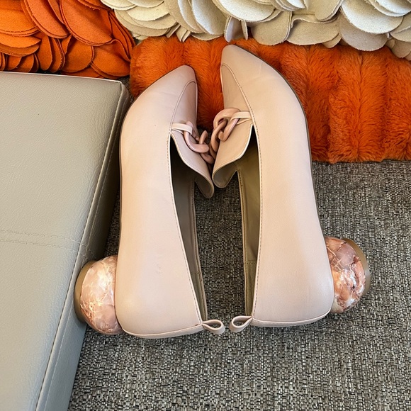 ❣️JustFab Bold In Business Blush Pink Chainlink Flats❣️ - Picture 8 of 11